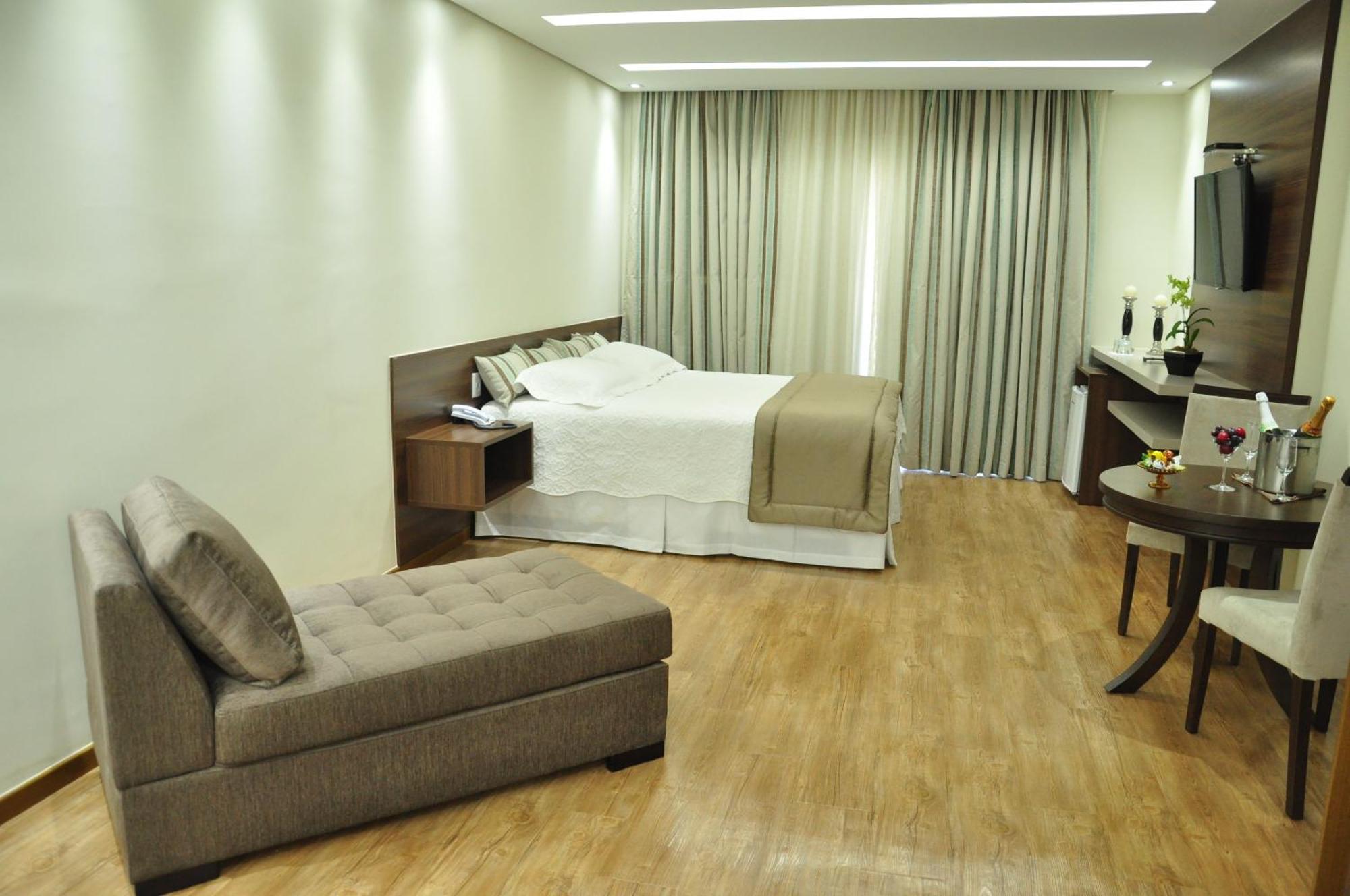 Hotel Mohave 캄푸그란지 객실 사진